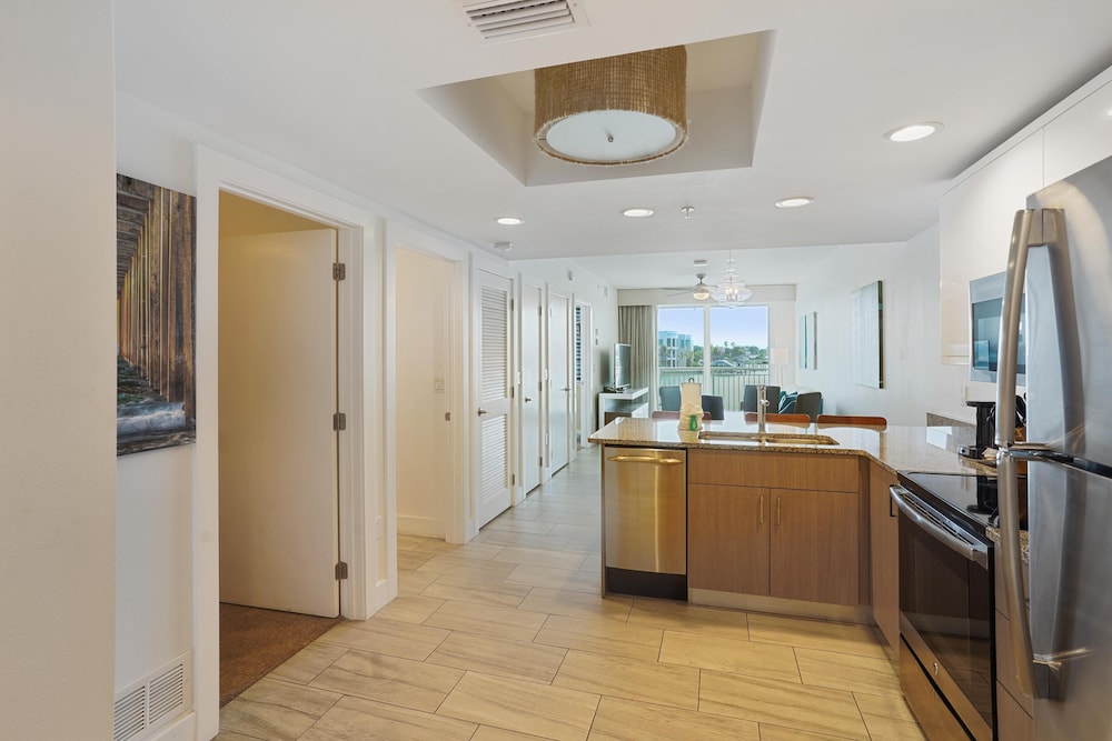 Oceana 204 East