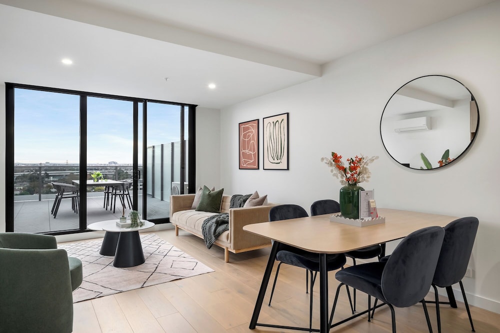 Hobson Apartments by Urban Rest