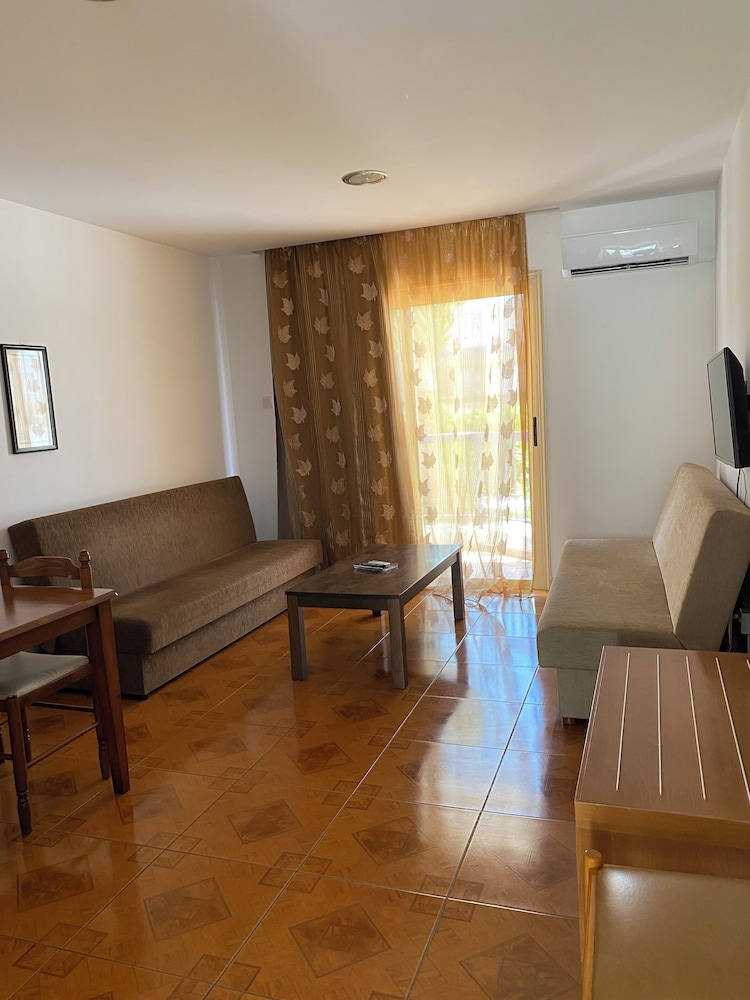 Alexia Hotel Apartments