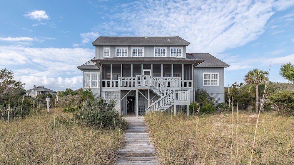 Pawleys Island Vacations - Beachfront Home With A Beautiful View 6 Bedroom Home by RedAwning - Property Image 1