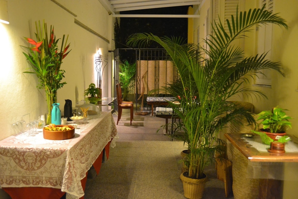 Casa Amarela Guest House - ZONA SUL