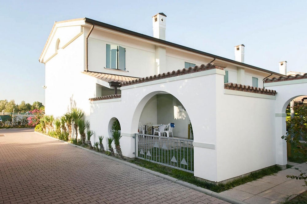 Terraced House Bibione Near Sandy Beach view 4