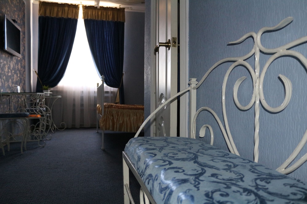 Gostiny Dvor Hotel - Hostel