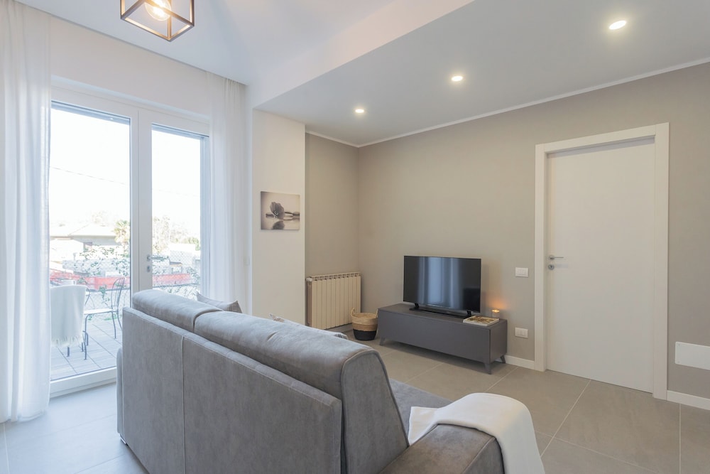 Isola Felice Grandate by Rent all Como
