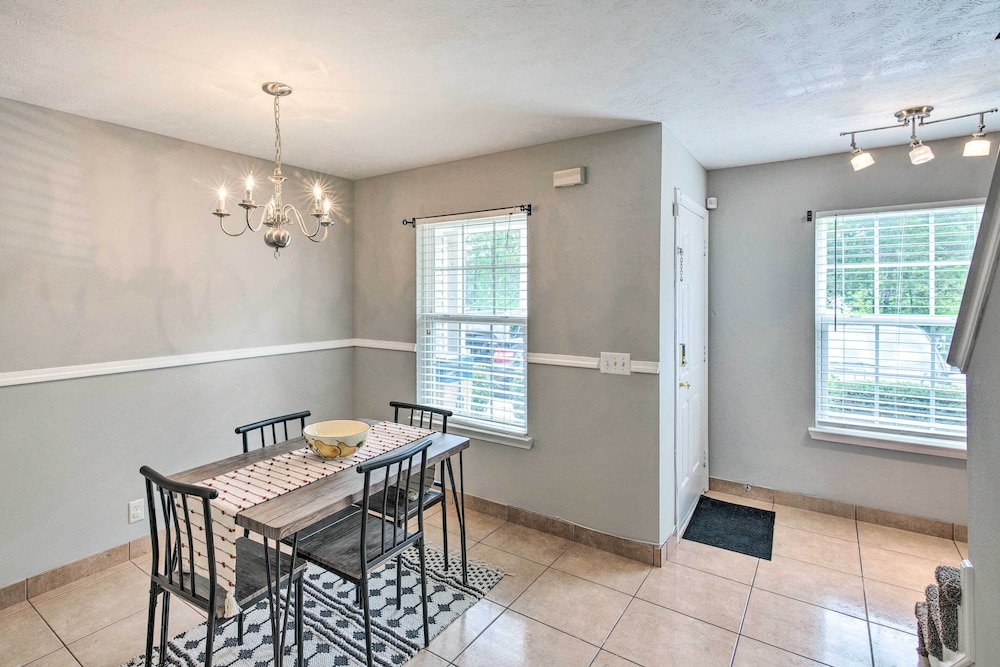 La Vergne Townhome: 22 Mi to Dtwn Nashville! - Property Image 11