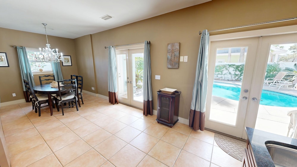 1 Cozy Cove 3 Bedroom Home