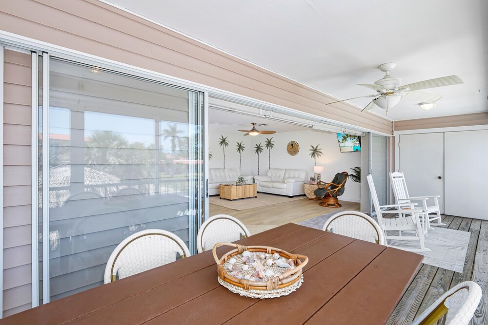 Vallie's Villa & Monty's Place