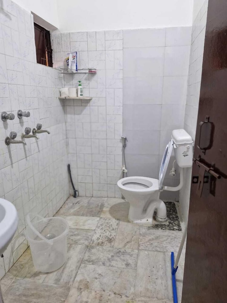 TNC Lucknow by The Nomad Cave Hostel