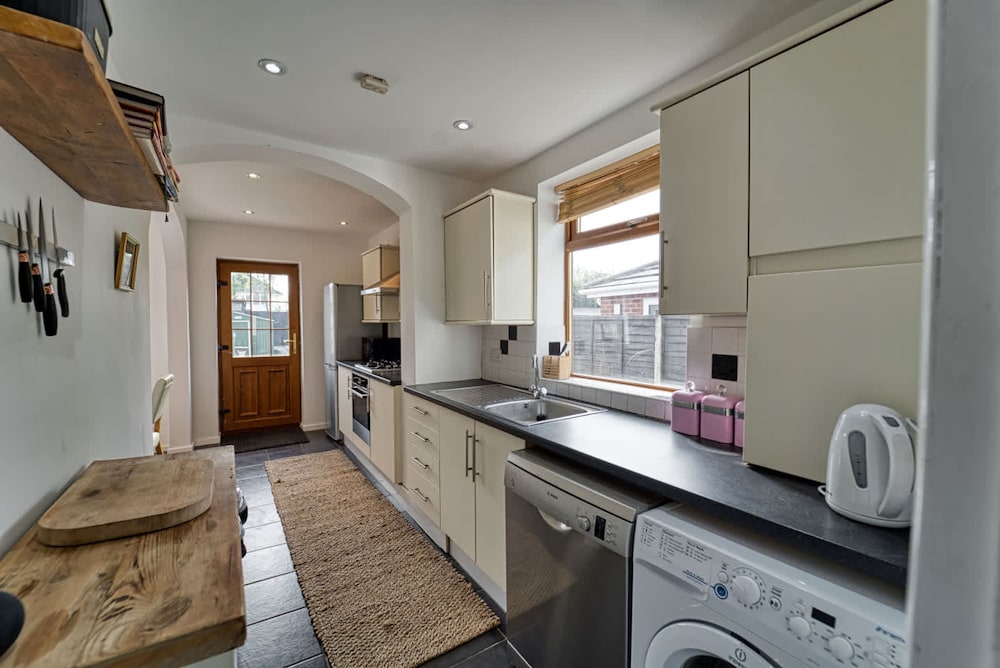 Host Stay Severn Swans House