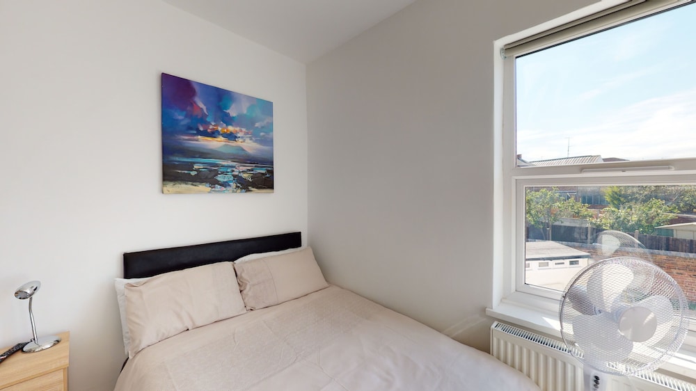 J kyns Aparthome view 4