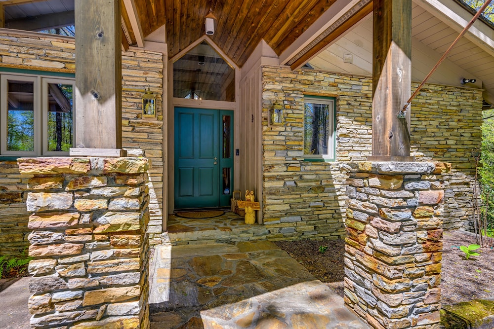 Luxe Glenville Cabin w/ Porch & BBQ ~ 5 Mi to Lake view 4