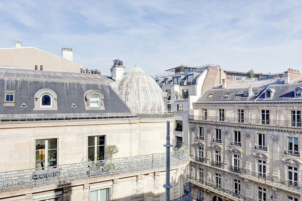 Champs-Élysées - 1BR
