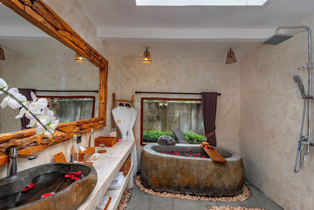 Hoshi Jungle Resort by Dhananjaya Hospitality