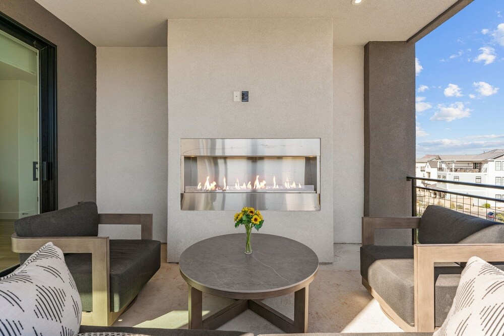 Salt And Sol 5 Bedroom Townhouse