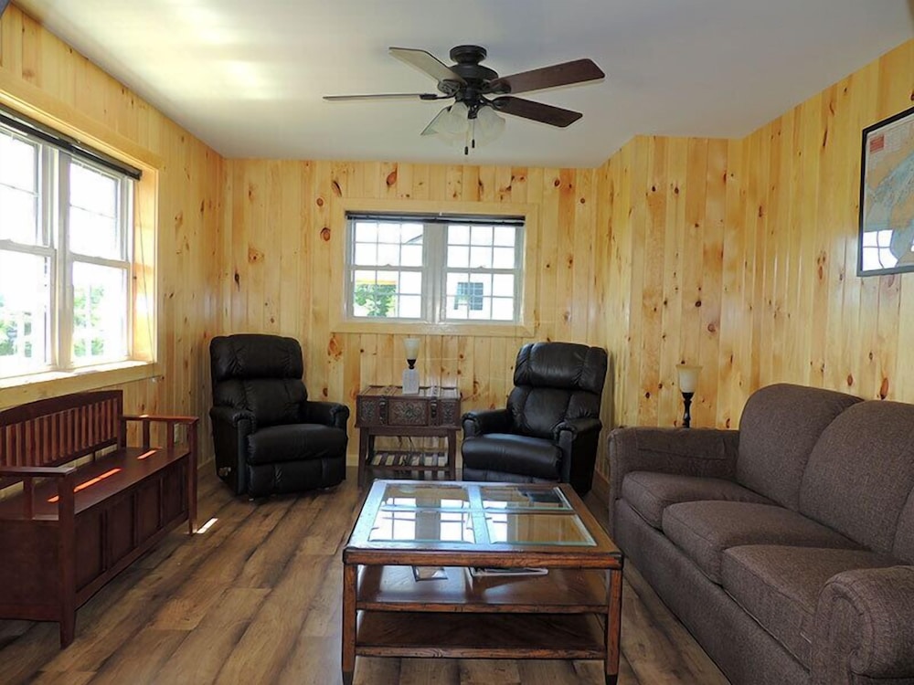 Angel Rock Waterfront Cottages and Vacation Homes
