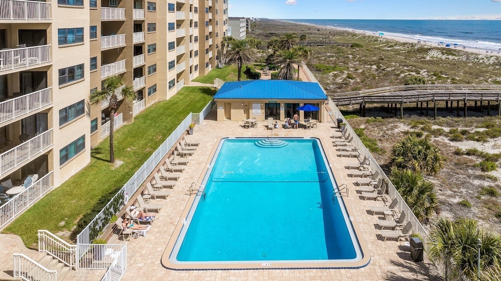 663 Amelia By The Sea 2 Bedroom Condo