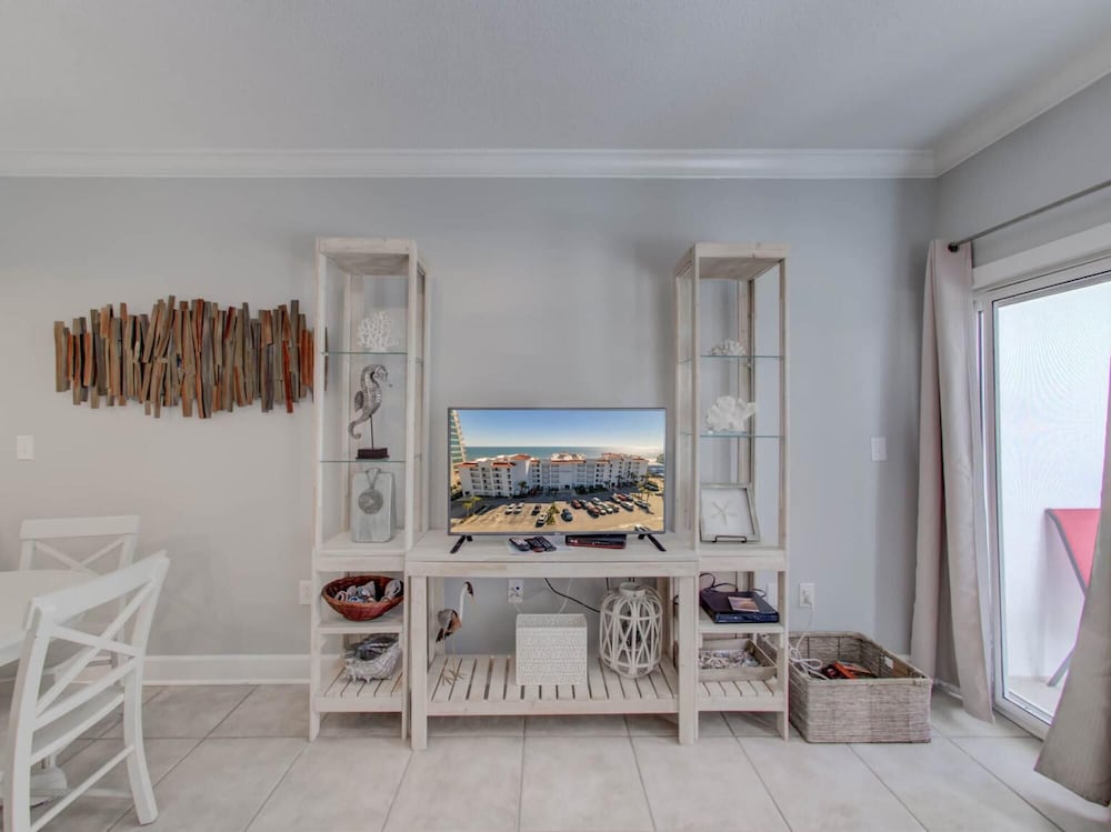 Ground Floor Condo With a Nice Pool Complex view 5