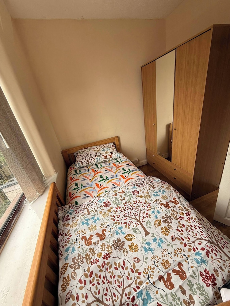 3bedroom Entire House in Stockport Town Manchester