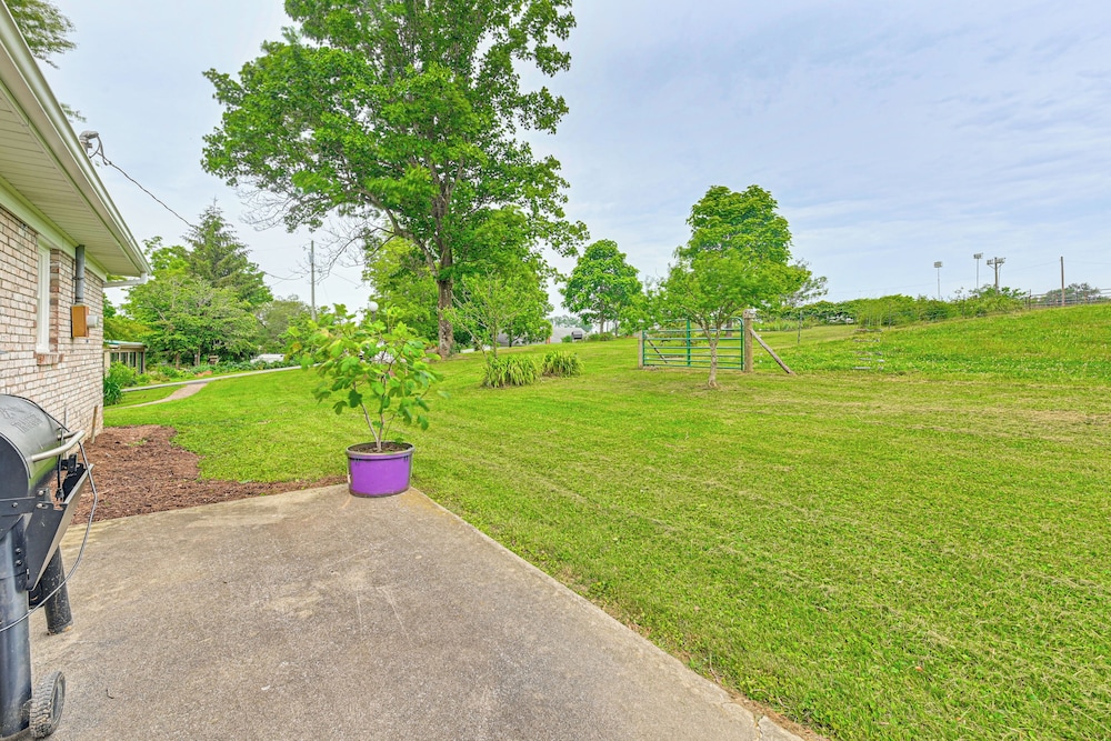 11 Mi to Danville: Family Home in Lancaster