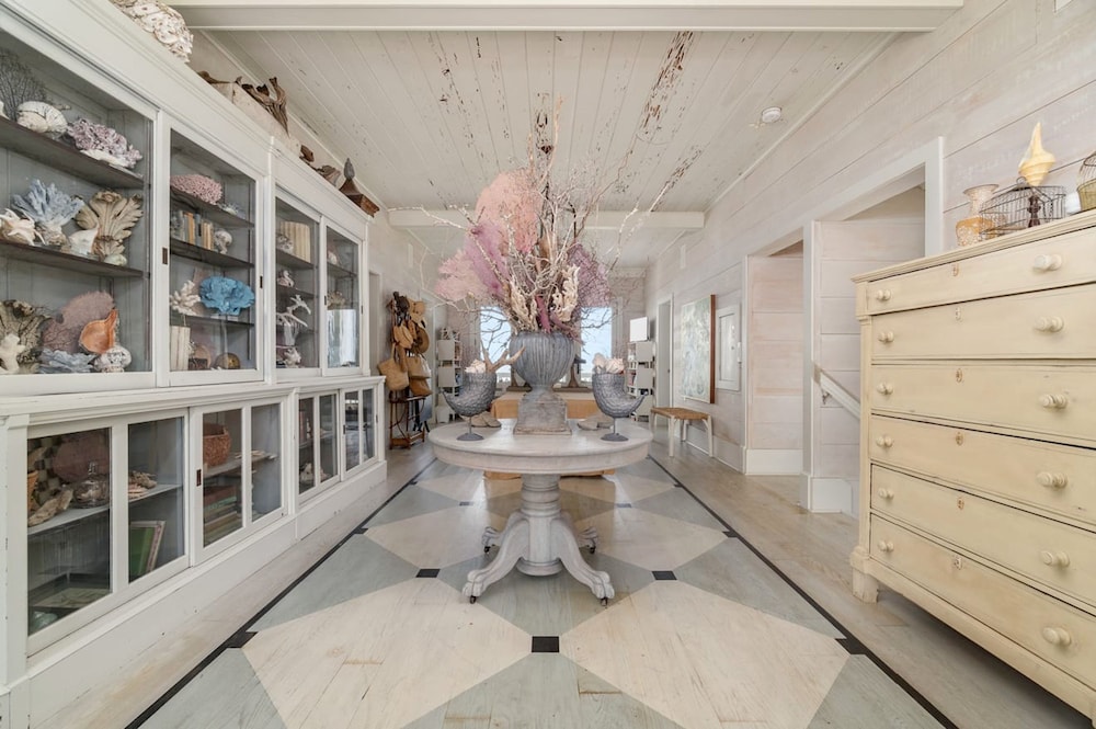 Luxe On Beach Game Room Chef Kitchen view 3