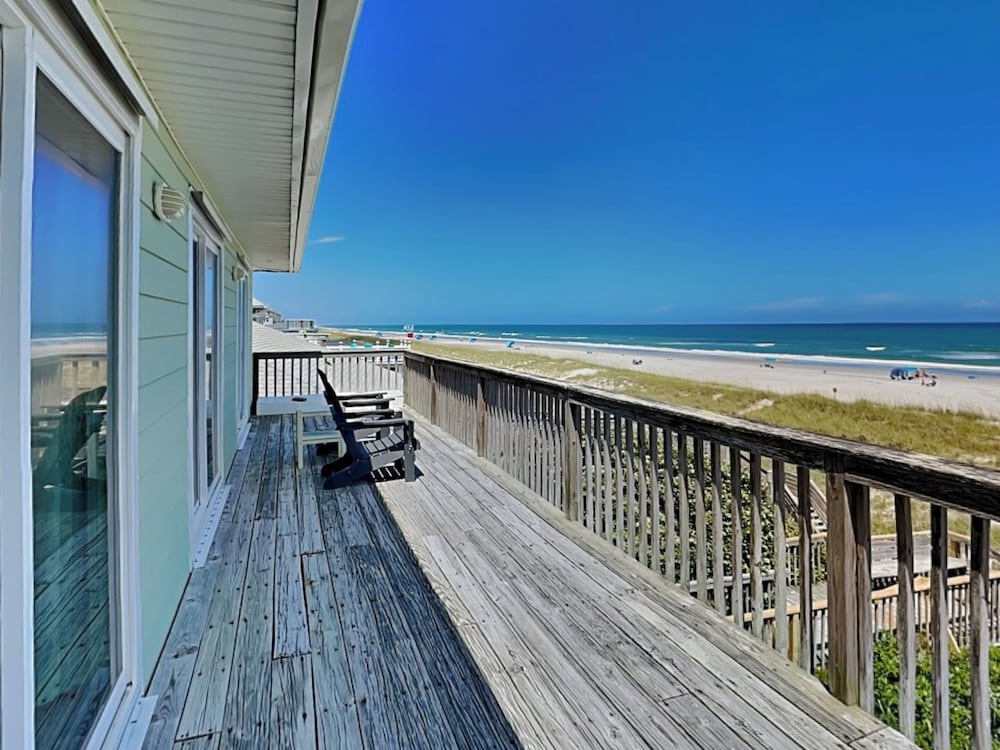 Livin' the Ruff Life by Topsail Realty