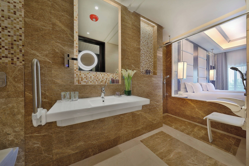 Al Bustan Palace, a Ritz-Carlton Hotel 92