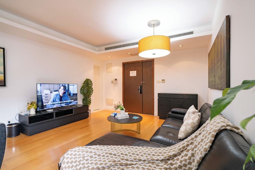 Tyms 3BR 2BA Apartment in Xujiahui