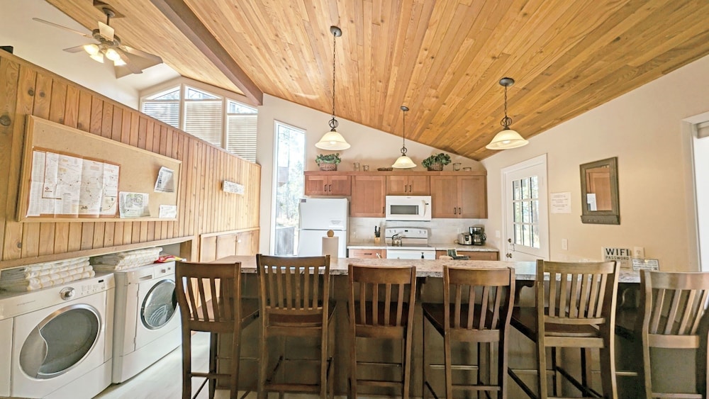 Whistling Swan 8 4 Bedroom Home