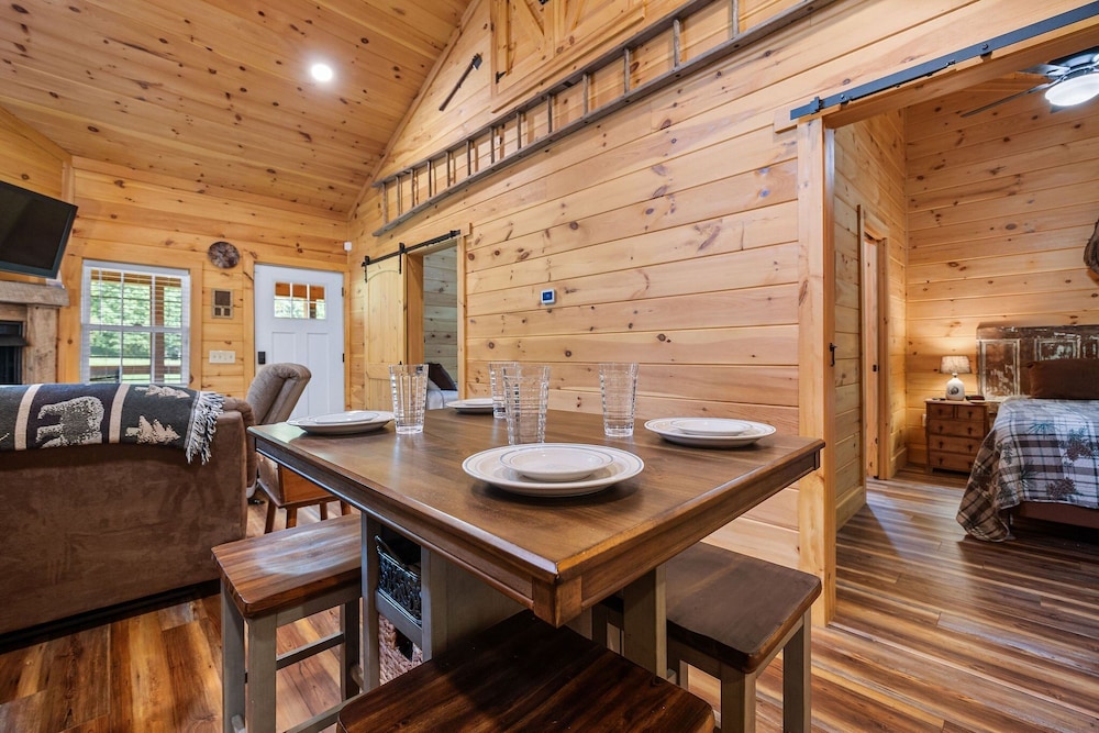 The Homestead 2 Bedroom Cabin