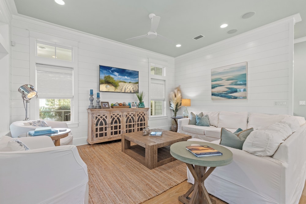 Sea Dlight: 3BR Beach Home Sleeps 10 With 4 Bikes in Watersound West