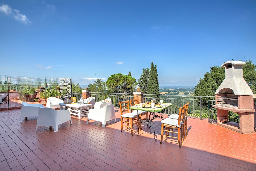 Home Boccaccio Terrace and Chianti View