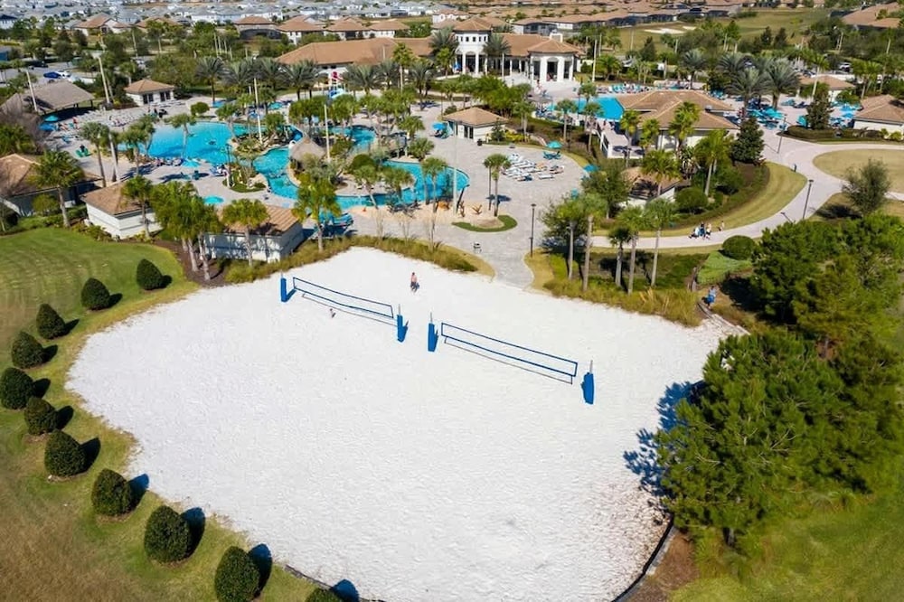 Modern 2Bd Townhome Minutes to Disney w Waterpark