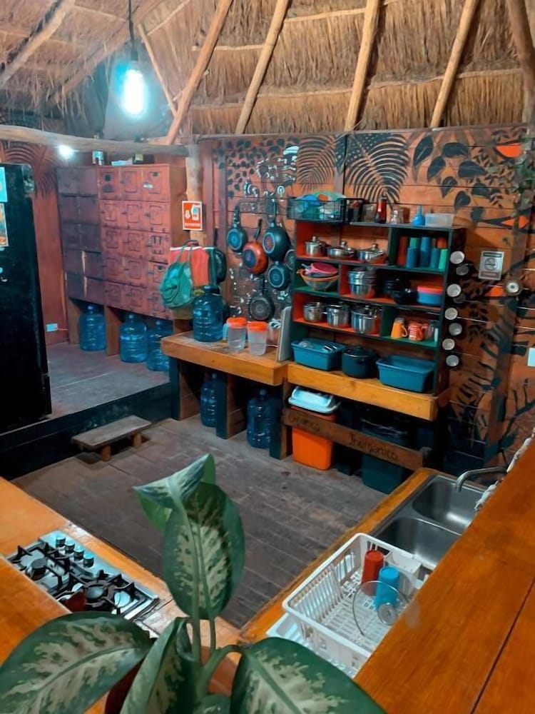 Kin Hostal and Camping
