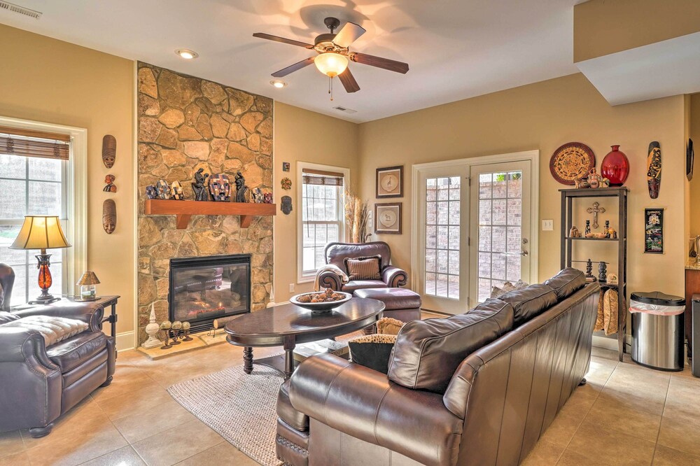 Luxury Estate: Private Hot Tub & Pickleball Court view 2