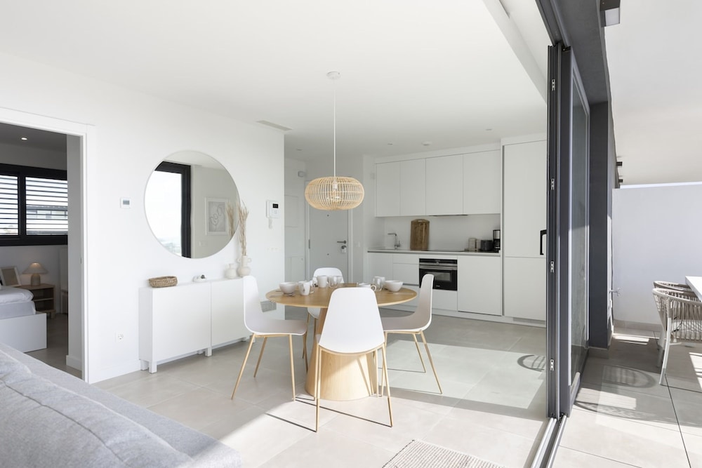Elegant Luxury Suite With Terrace in Higueron