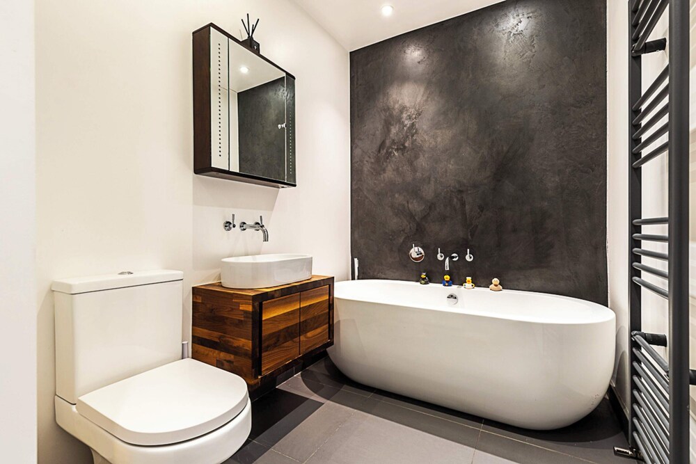 Rustic and Contemporary Haven in Brixton