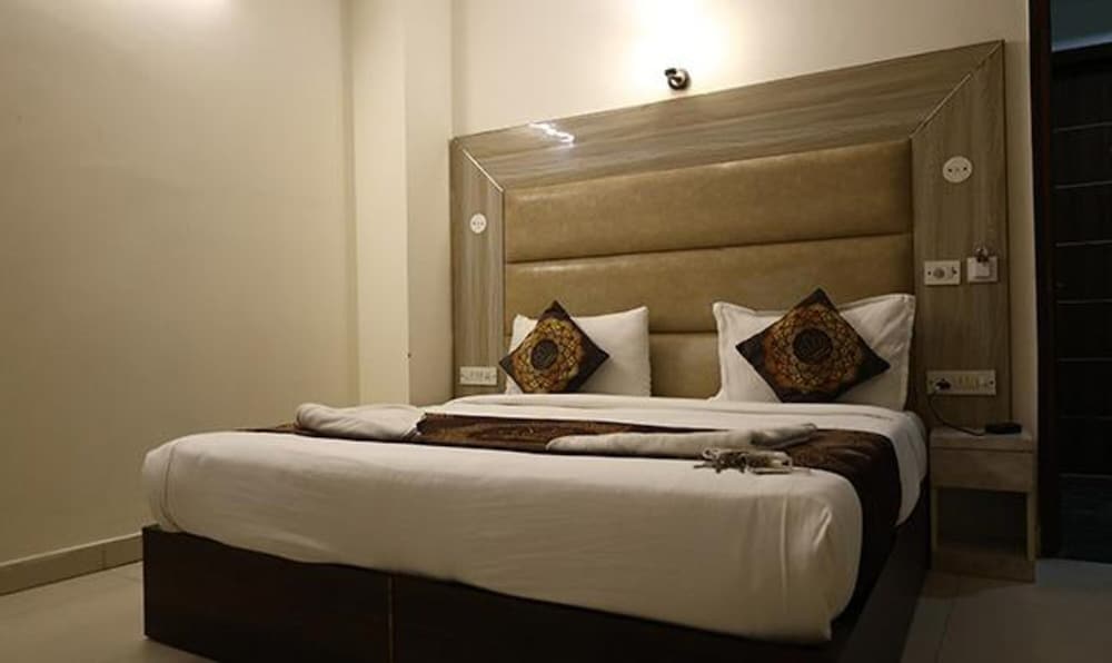 FabHotel Reconnect Suites - Near IGI Airport - New Delhi