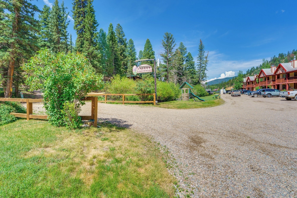Bike, Hike & Ski: Creek-view Condo in Red River!