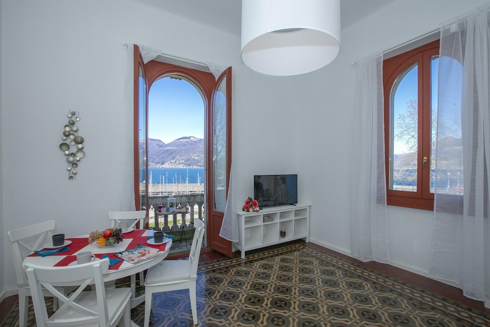 Residenza Gardenia Lake View Luino Center photo 5