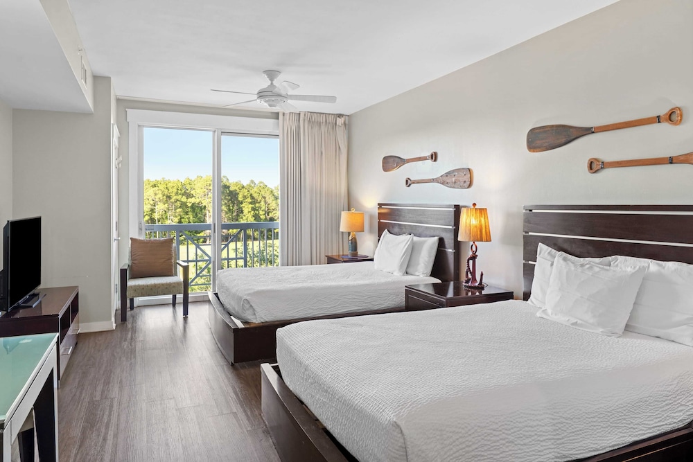 2 Resort Studios by Avantstay Sleeps 8, Pool, Shuttle, Tennis, Near Baytowne & Beach