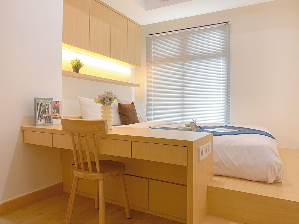 Simple 3Br At Pollux Chadstone Apartment