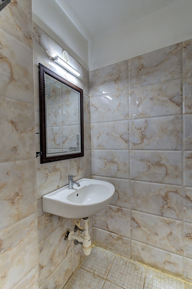 Emerald Suites By Classio