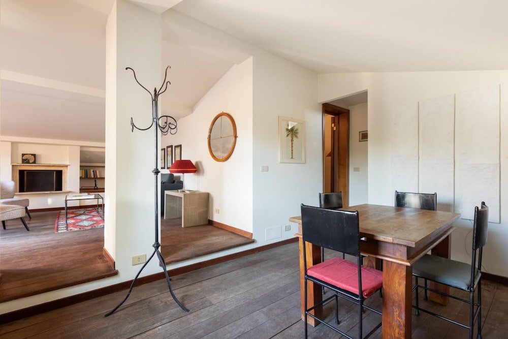 Trastevere Romantic Terraced Apartment