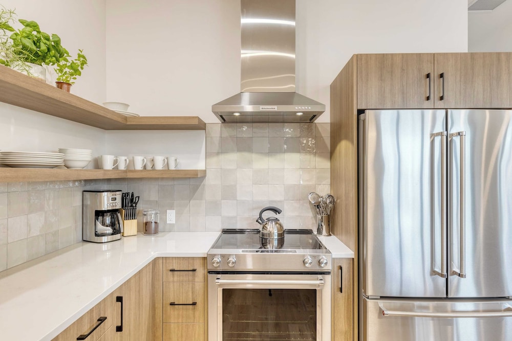 2 Units Minutes to Old Bend, Deck + Hot Tub 1204 Skyline Ranch by Avantstay