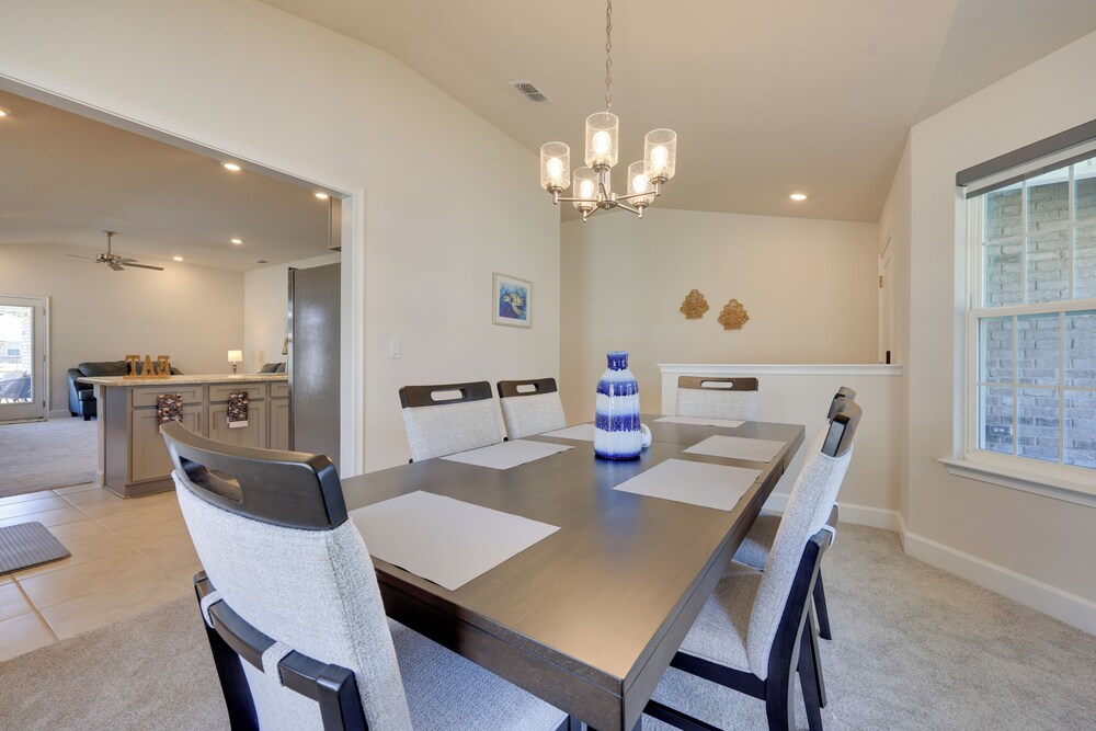 11 Mi to Ocean: Home w/ Pool Access in Palm Coast