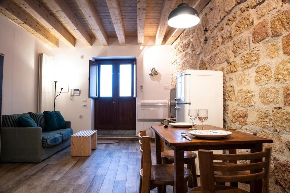 1 Bed Flat - Sleeps 3 - Parking Free - Wifi