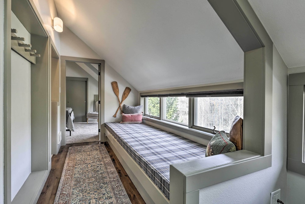 2 Mi to Keystone Resort: Condo w/ Hot Tub Access! view 4