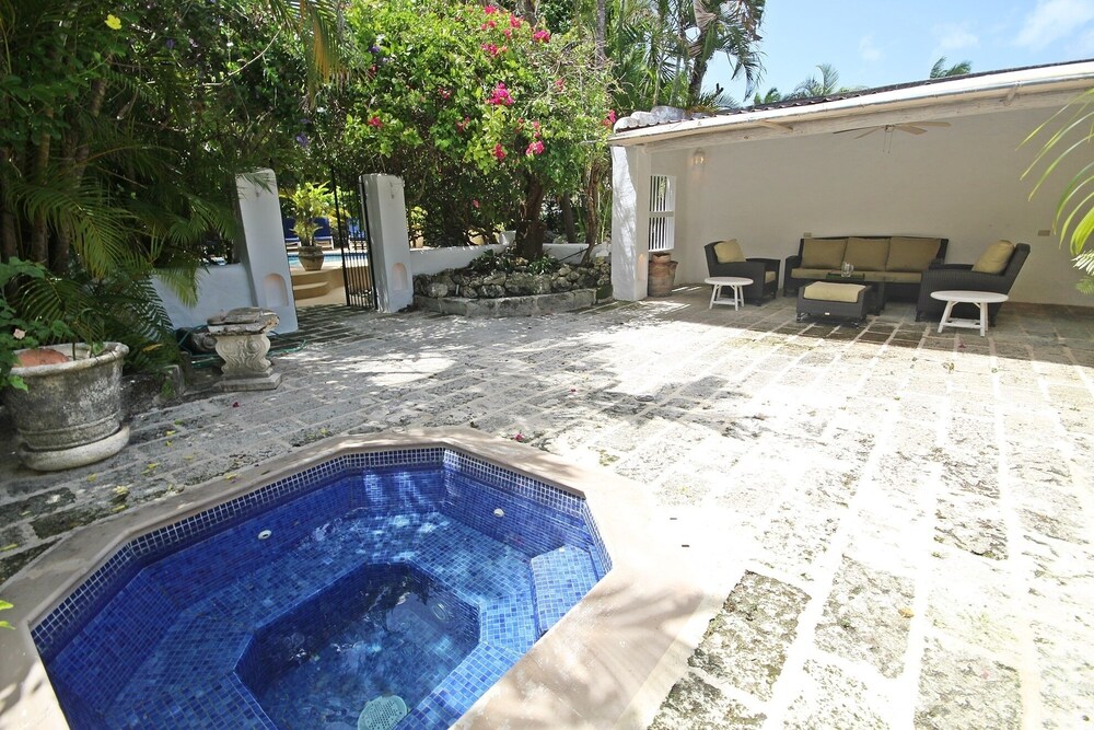 Poolside Paradise Near Beach - Pavilion Villa by Bluescape