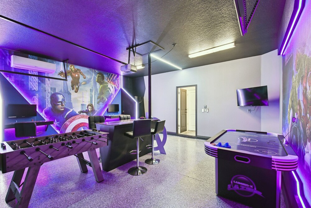 5 BD En-suites, Game Room, Pool, Sleeps 14, Disney