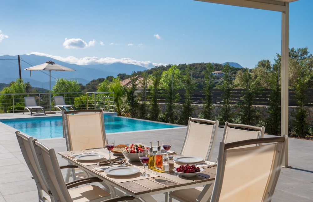 Villa Taphian in Lefkada view 5
